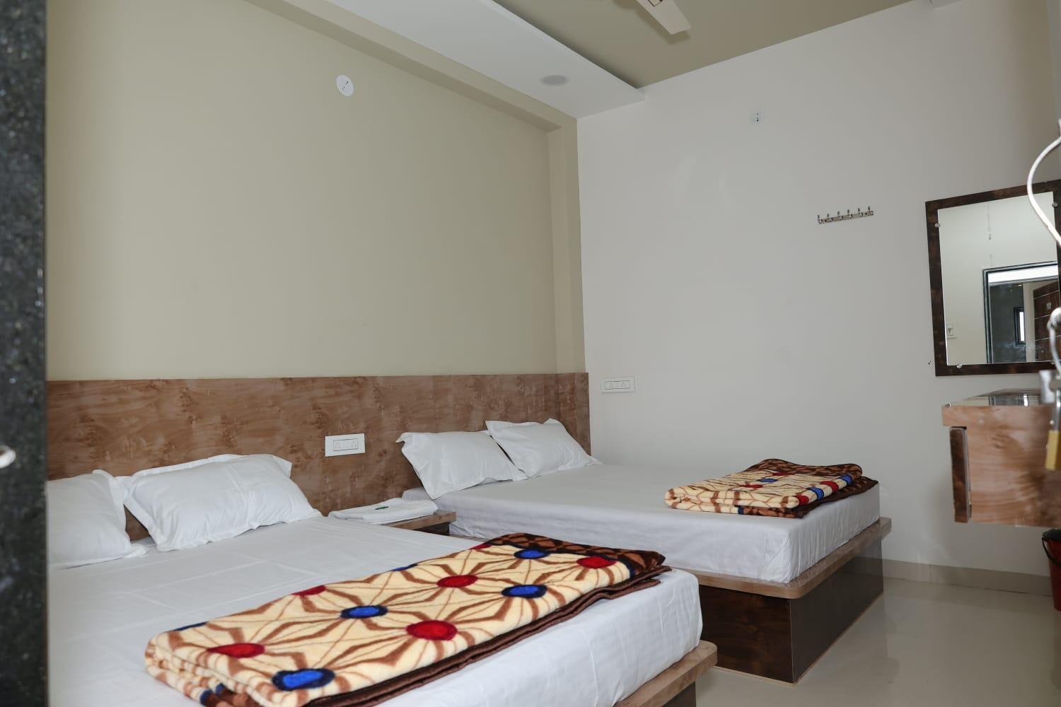 מלון Ellora Shree Jyotirlinga Residency מראה חיצוני תמונה