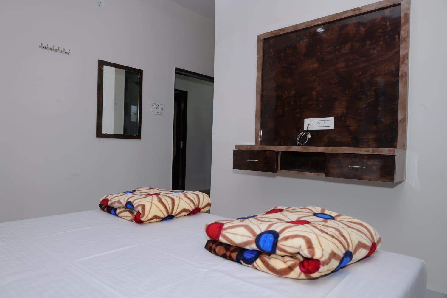 מלון Ellora Shree Jyotirlinga Residency מראה חיצוני תמונה