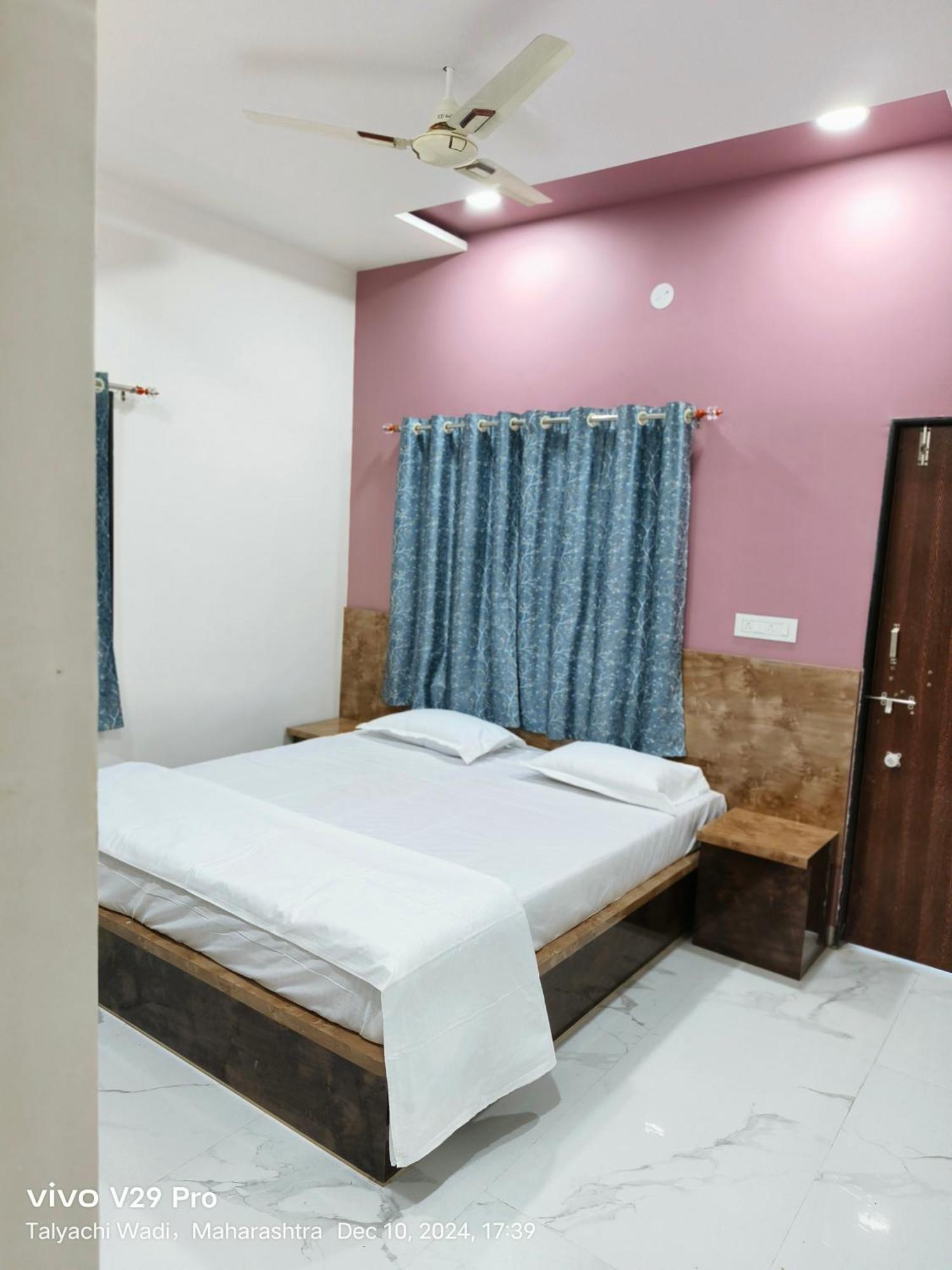 מלון Ellora Shree Jyotirlinga Residency מראה חיצוני תמונה