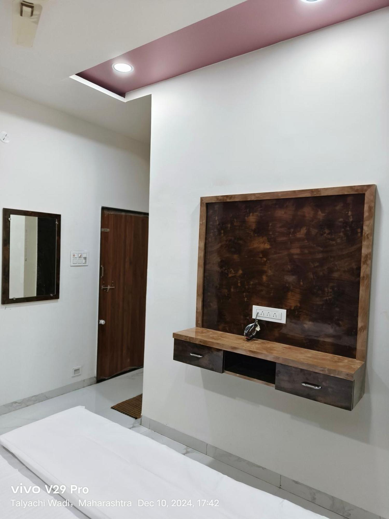 מלון Ellora Shree Jyotirlinga Residency מראה חיצוני תמונה