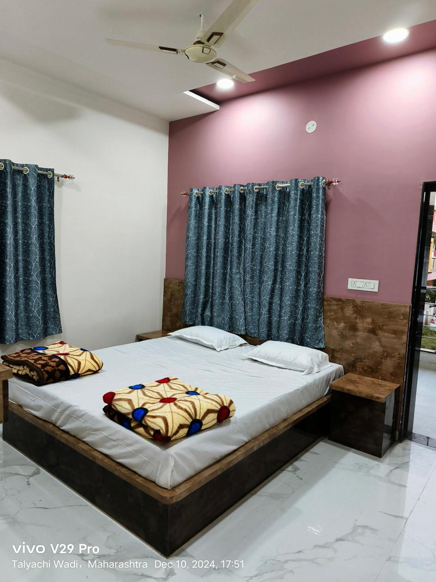 מלון Ellora Shree Jyotirlinga Residency מראה חיצוני תמונה